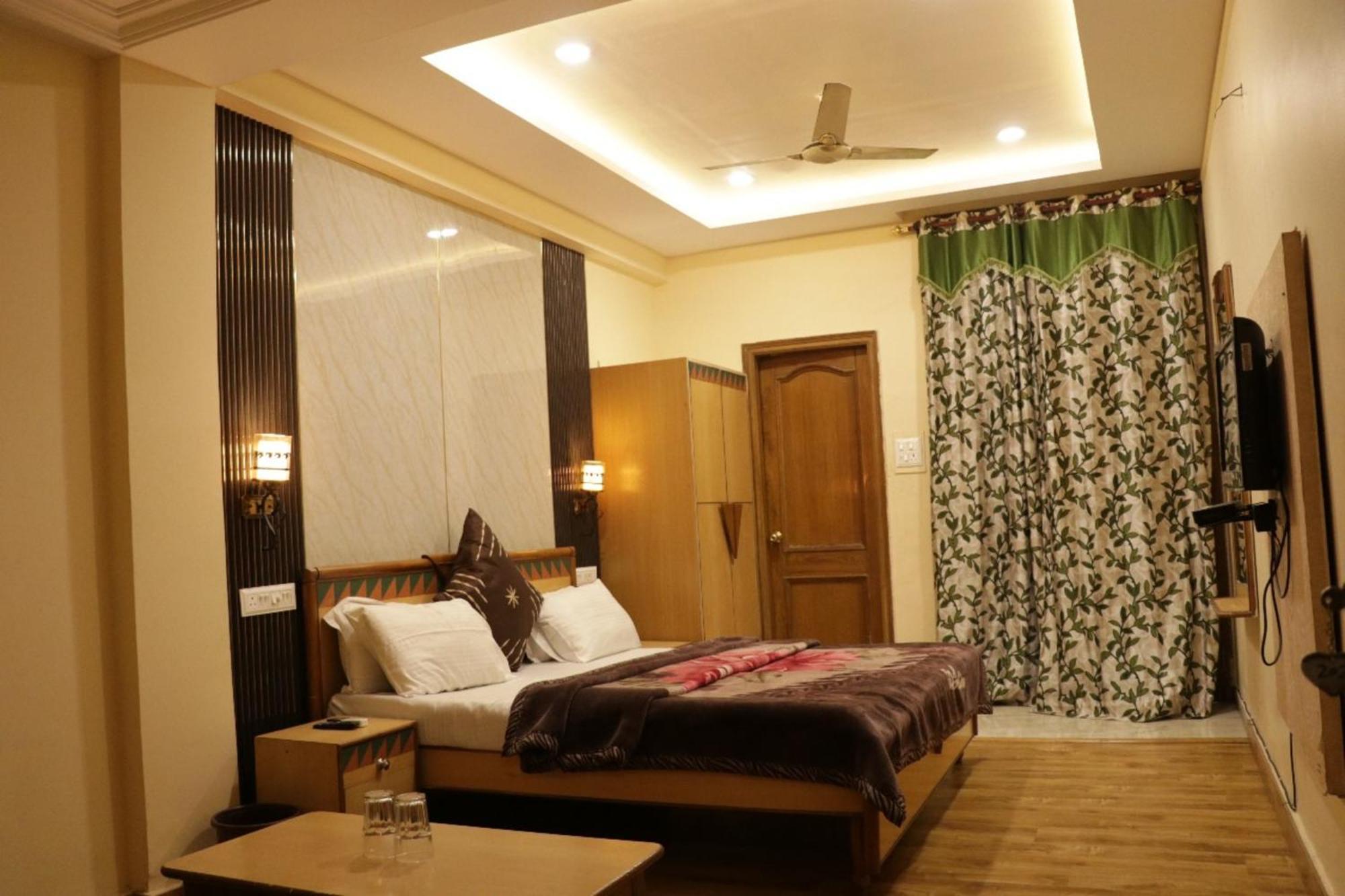 Hotel Royal Palace Jalandhar Eksteriør billede