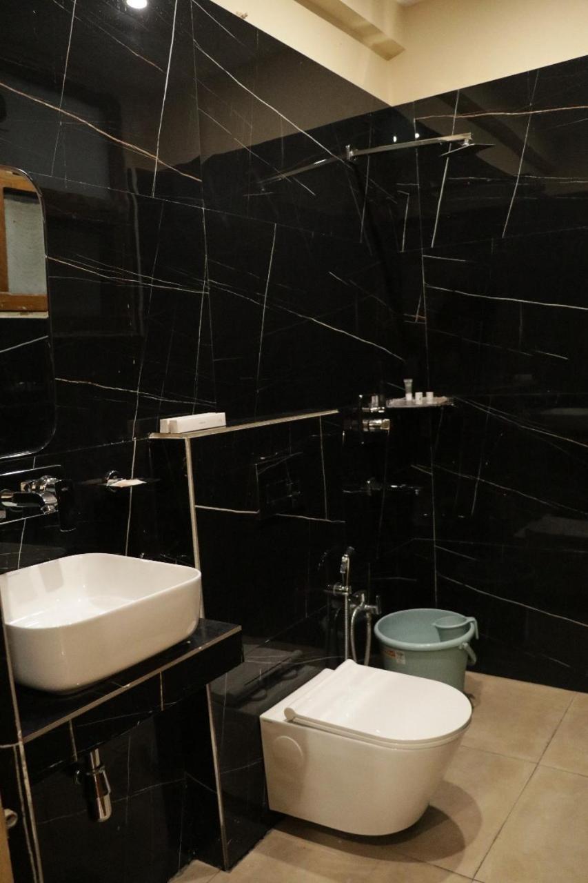 Hotel Royal Palace Jalandhar Eksteriør billede